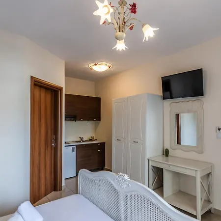 Alexa's Sunny Days Aparthotel 4*