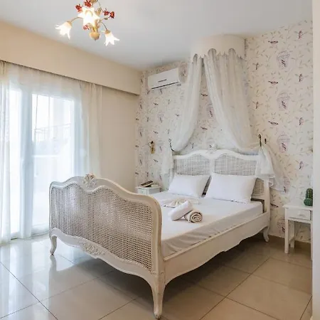 Alexa's Sunny Days Aparthotel 4*