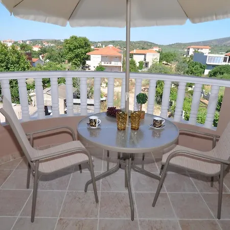 Alexa's Sunny Days Apartahotel 4*